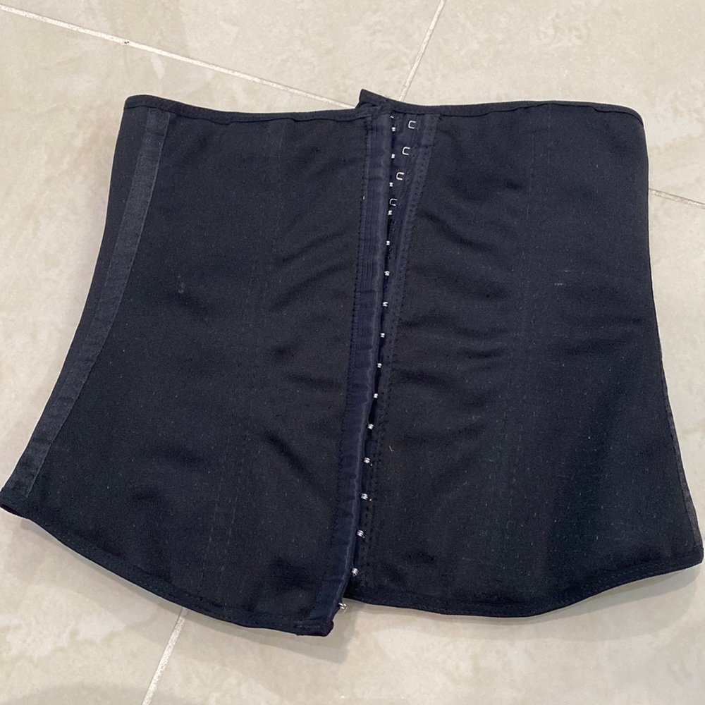 Premadonna Waisttrainer